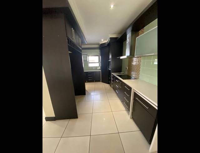 4 BEDROOM PROPERTY TO RENT IN VAN RIEBEECK PARK